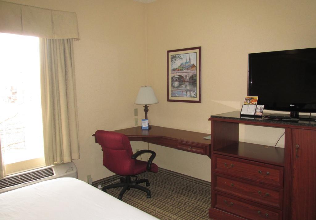 Baymont By Wyndham Lafayette Airport Ξενοδοχείο Εξωτερικό φωτογραφία