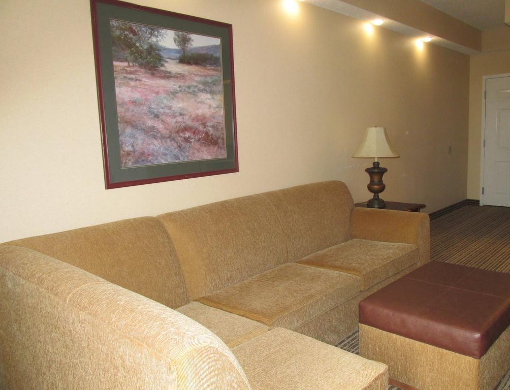 Baymont By Wyndham Lafayette Airport Ξενοδοχείο Εξωτερικό φωτογραφία