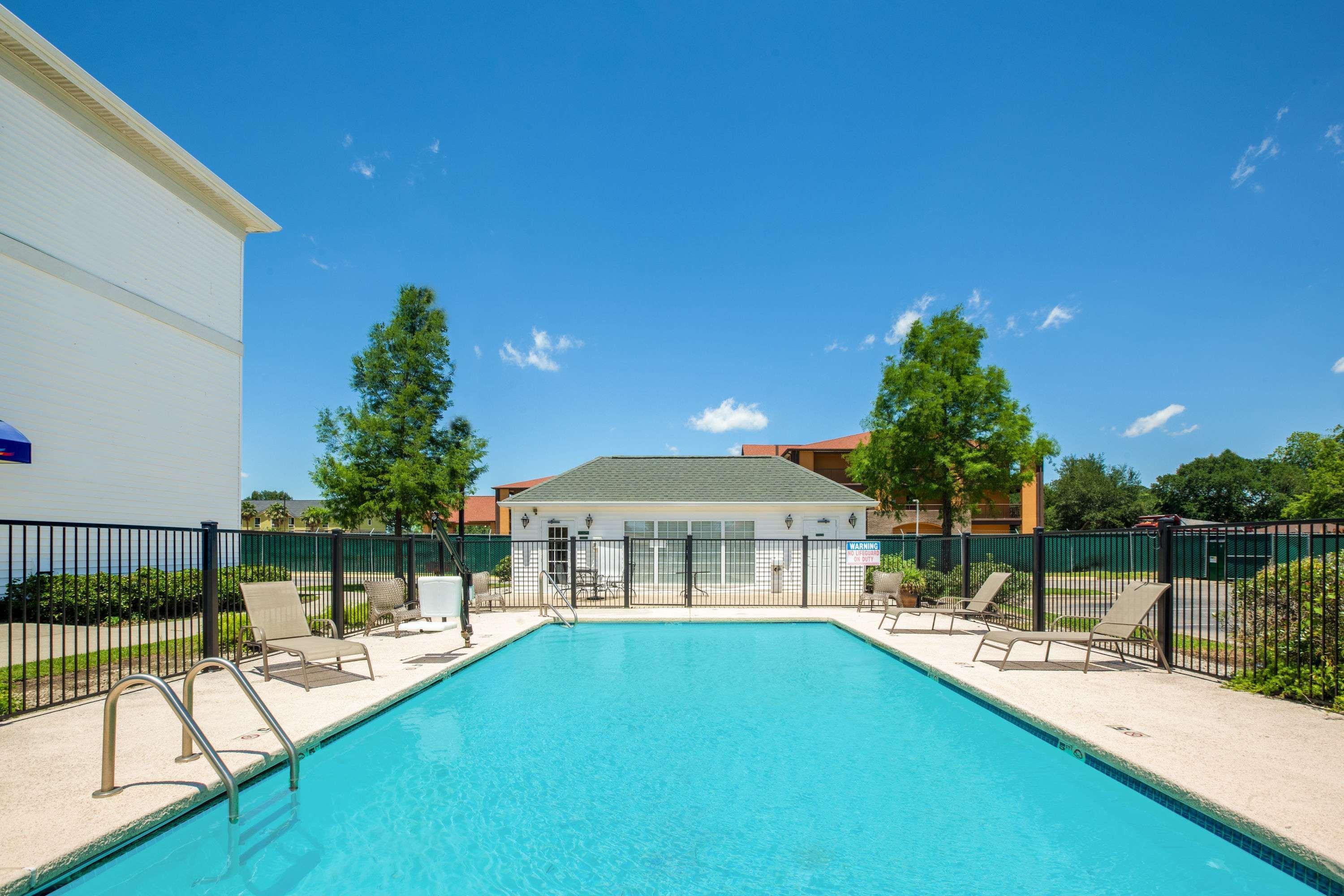 Baymont By Wyndham Lafayette Airport Ξενοδοχείο Εξωτερικό φωτογραφία